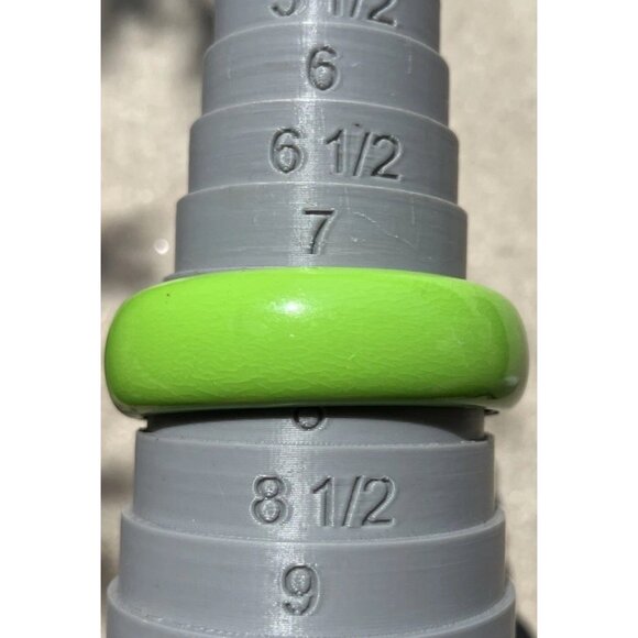 Vintage Red and Green Bangle Bracelet Lucite 1960s Women’s Sz 8” - Picture 4 of 14